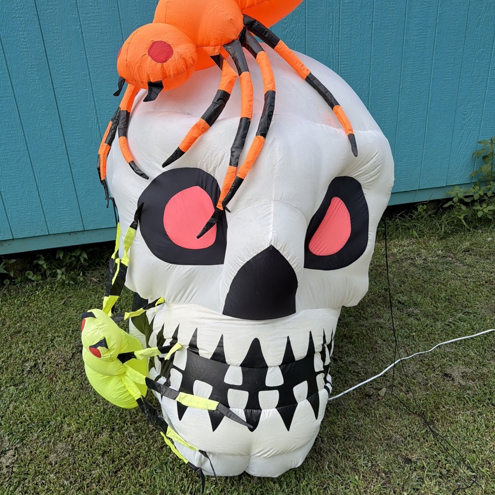 Night Glo Neon Airblown 5.5ft Indoor Outdoor Inflatable Skull Spiders PRE OWNED